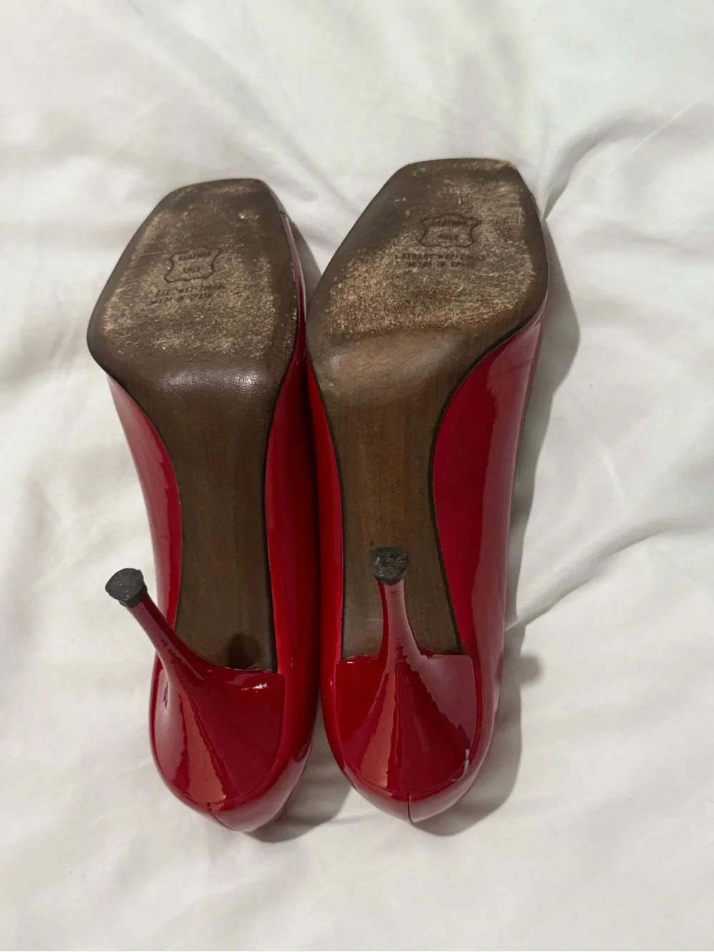 Stuart Weitzman - Red Patent Peep-Toe Mid-Heels - Picture 4 of 9
